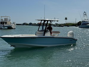 2022-boston-whaler-250-dauntless-power-9594851-20241026072240445-1_XLARGE