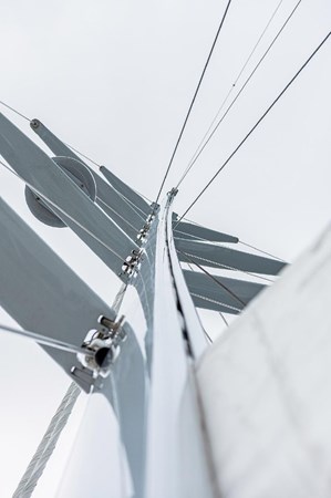 7. Carbon fiber in mast furlin