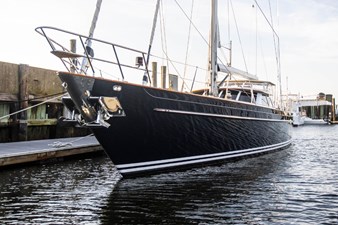 22. View of bow profile.