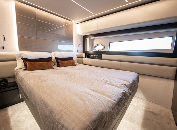 2021 Pershing 9X - Magic of Ayr - Port Guest Cabin