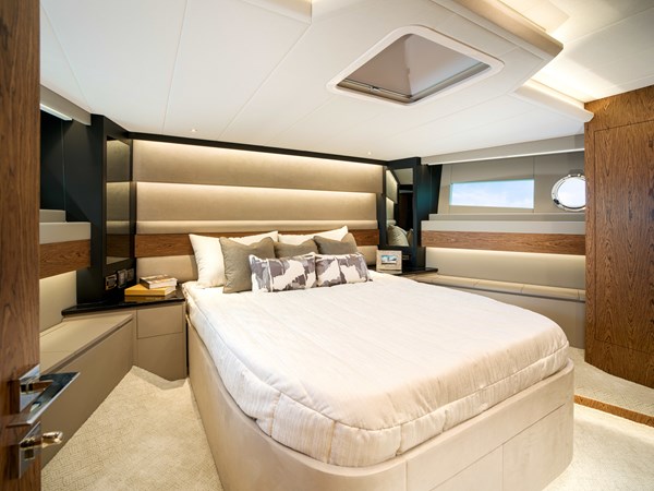 Horizon V68-612 large forward VIP.