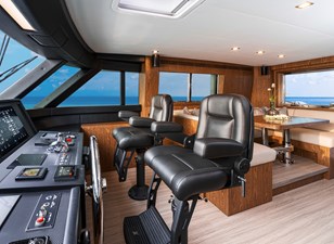Horizon V68-612 skylounge with helm chairs.