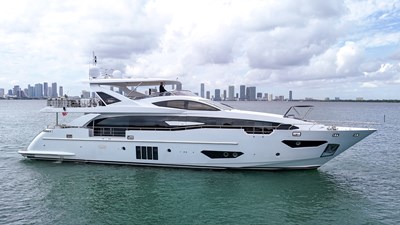 95' Azimut _ Drone-2
