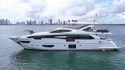 95' Azimut _ Drone-11
