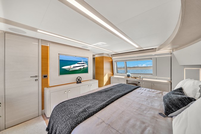 92' Ferretti Custom Yacht _D'Vinci_-19