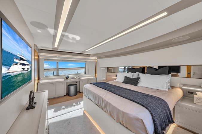92' Ferretti Custom Yacht _D'Vinci_-20
