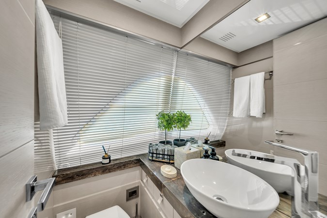 92' Ferretti Custom Yacht _D'Vinci_-22