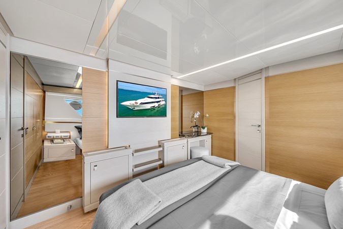 92' Ferretti Custom Yacht _D'Vinci_-34