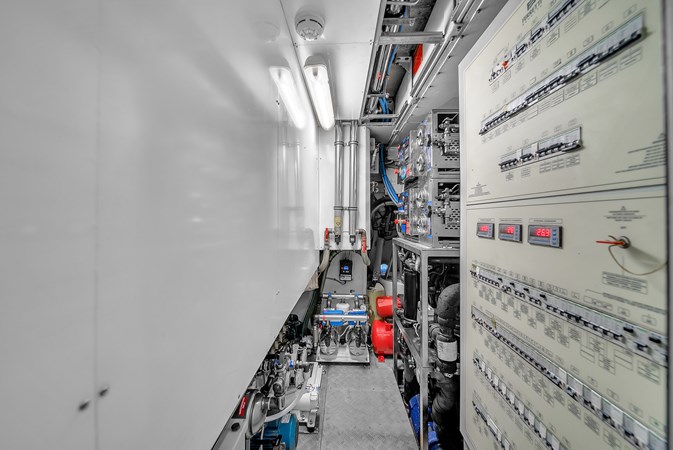 92' Ferretti Custom Yacht _D'Vinci_-69