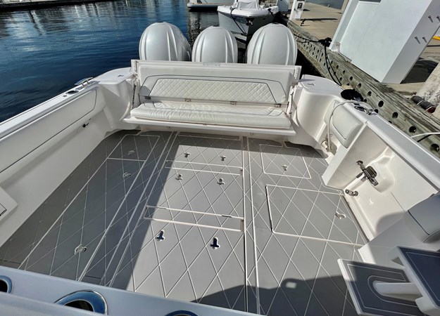 Intrepid 40' 2021 Aft Deck