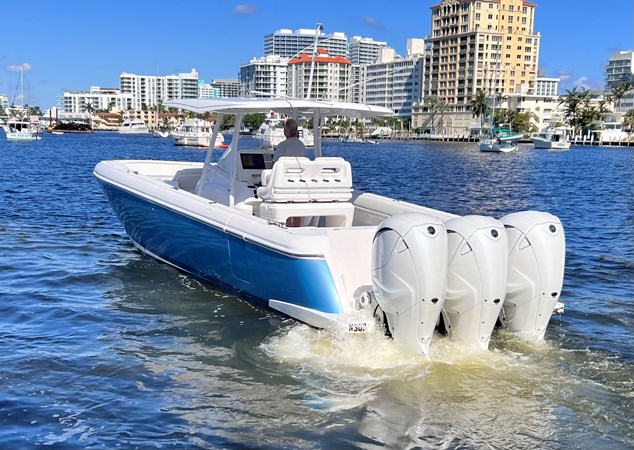 Intrepid 40' 2021 Stern & Engines
