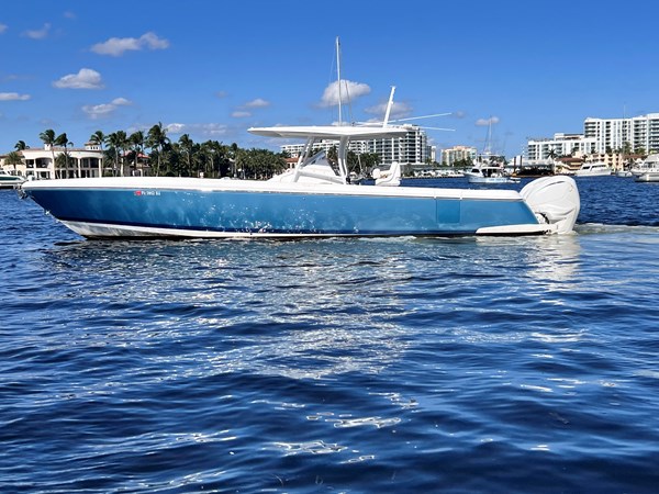 Intrepid 40' 2021 Port