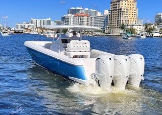Intrepid 40' 2021 Stern & Engines
