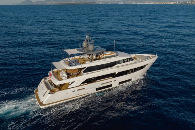 THE YACHT -CL NAVETTA 33 (4)