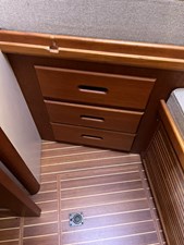 V berth drawers