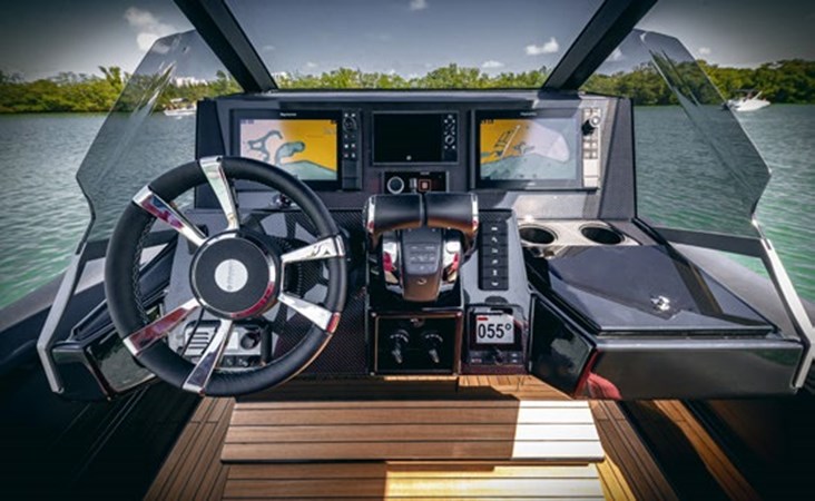 TECHNOHULL 38 GRAND SPORT YACHT FOR SALE (16)