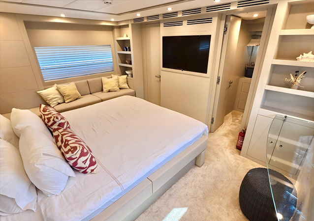 guest cabin riva 115