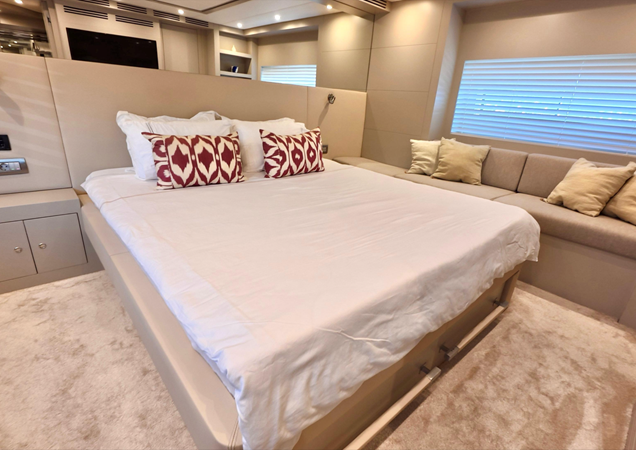 guest cabin riva 115