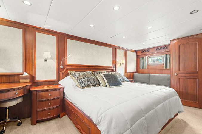 LOWER DECK MASTER STATEROOM
