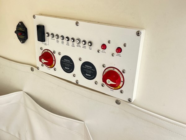 09. Battery Switches