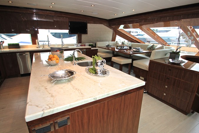 2013 Hargrave 125 Raised Pilothouse