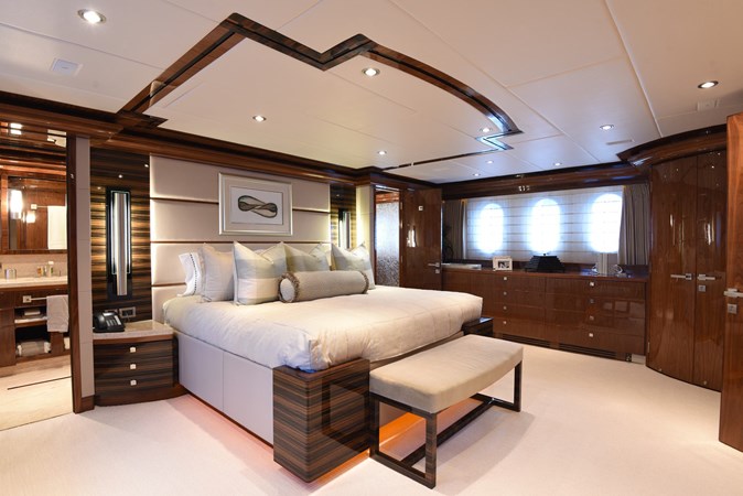 2013 Hargrave 125 Raised Pilothouse