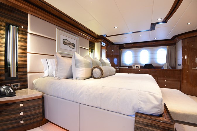 2013 Hargrave 125 Raised Pilothouse