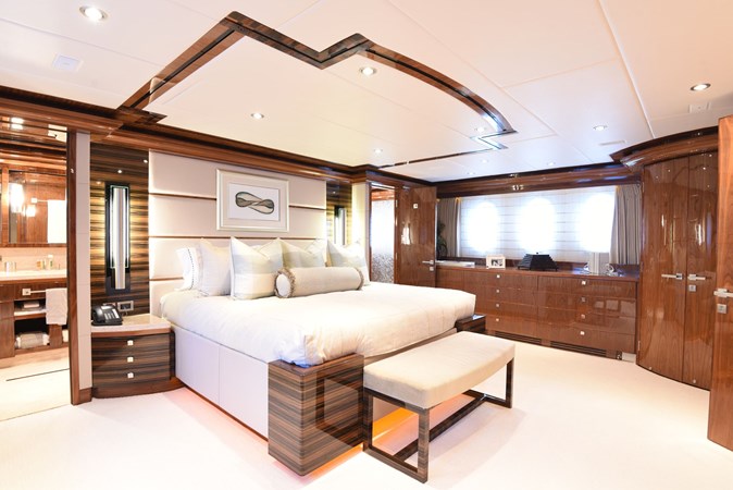 2013 Hargrave 125 Raised Pilothouse