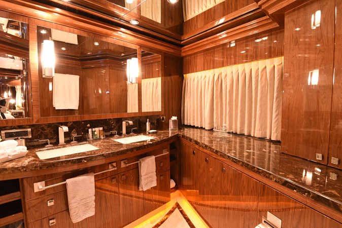 2013 Hargrave 125 Raised Pilothouse