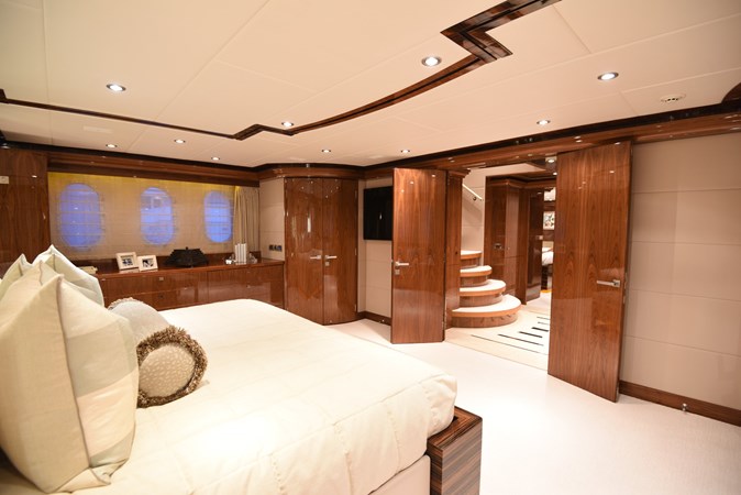 2013 Hargrave 125 Raised Pilothouse