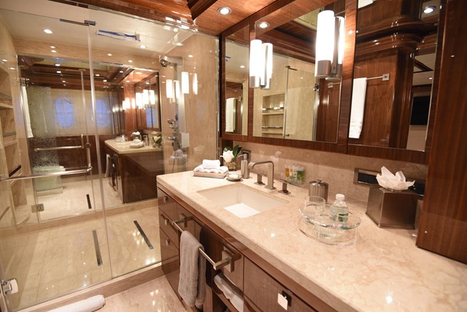 2013 Hargrave 125 Raised Pilothouse