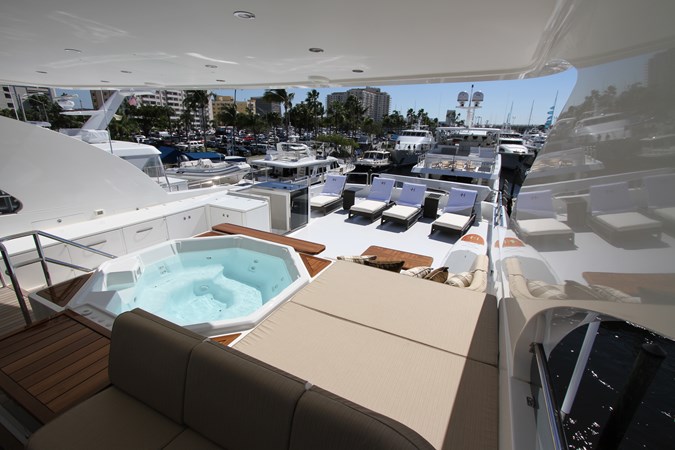 2013 Hargrave 125 Raised Pilothouse