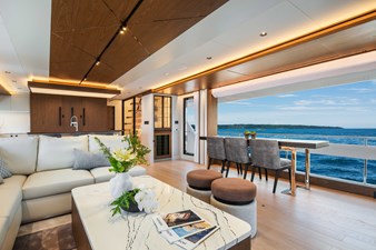 Horizon FD80 Hull 17 salon with convertable dining table.