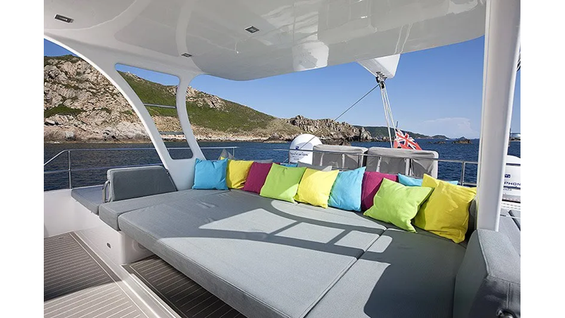 MAVERICK - Sunreef 70 - flybridge lounge