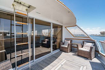 Aft Deck looking to Stbd / Ladder to the Flybridge