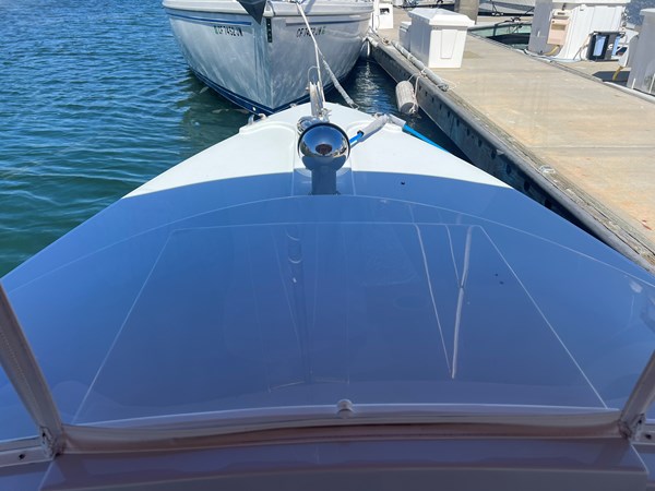 Forward Cuddy Cabin/ Head large hatcht and Doral