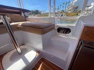 Port entrance/exit with two steps and cubby hole