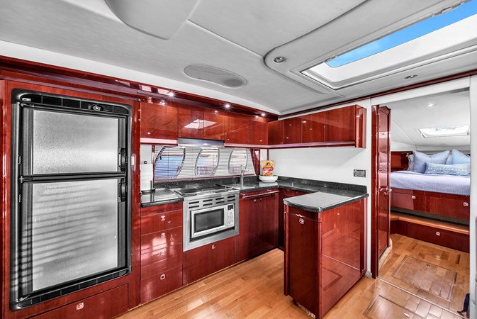 Sea Ray Sundancer 500 _ Interior-10