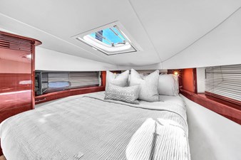 Sea Ray Sundancer 500 _ Interior-16