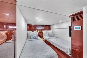 Sea Ray Sundancer 500 _ Interior-18