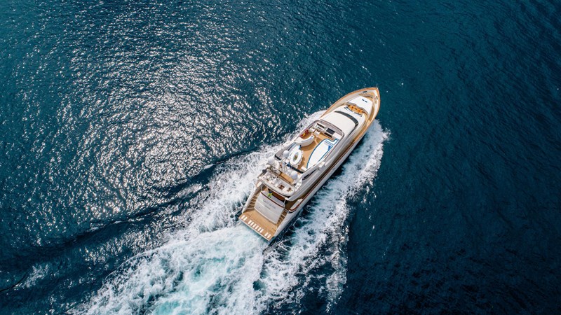 5Yacht_ladymura_Superyacht_IYC_running6