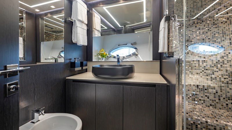 YachtsBlue-108-Pershing-2021-For Sale-77