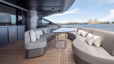 YachtsBlue-108-Pershing-2021-For Sale-33