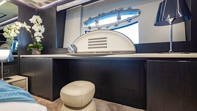 YachtsBlue-108-Pershing-2021-For Sale-81