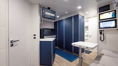 YachtsBlue-108-Pershing-2021-For Sale-92