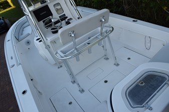 Non-Skid Self-Bailing Deck, 2 Underdeck Fish Boxes Aft