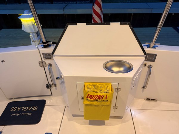 2006 American Tug 41: Aft Deck Sink