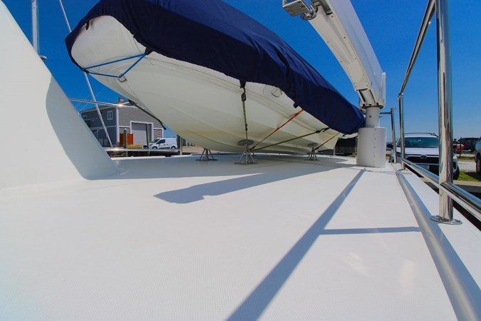 2006 American Tug 41: Dinghy Cradle System