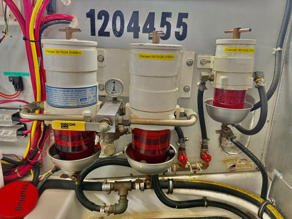 2006 American Tug 41: Racor Fuel Filters