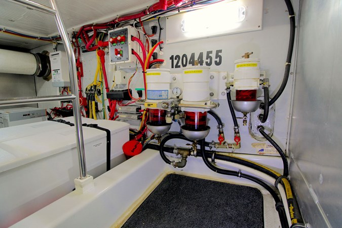 2006 American Tug 41: Racor Manifold